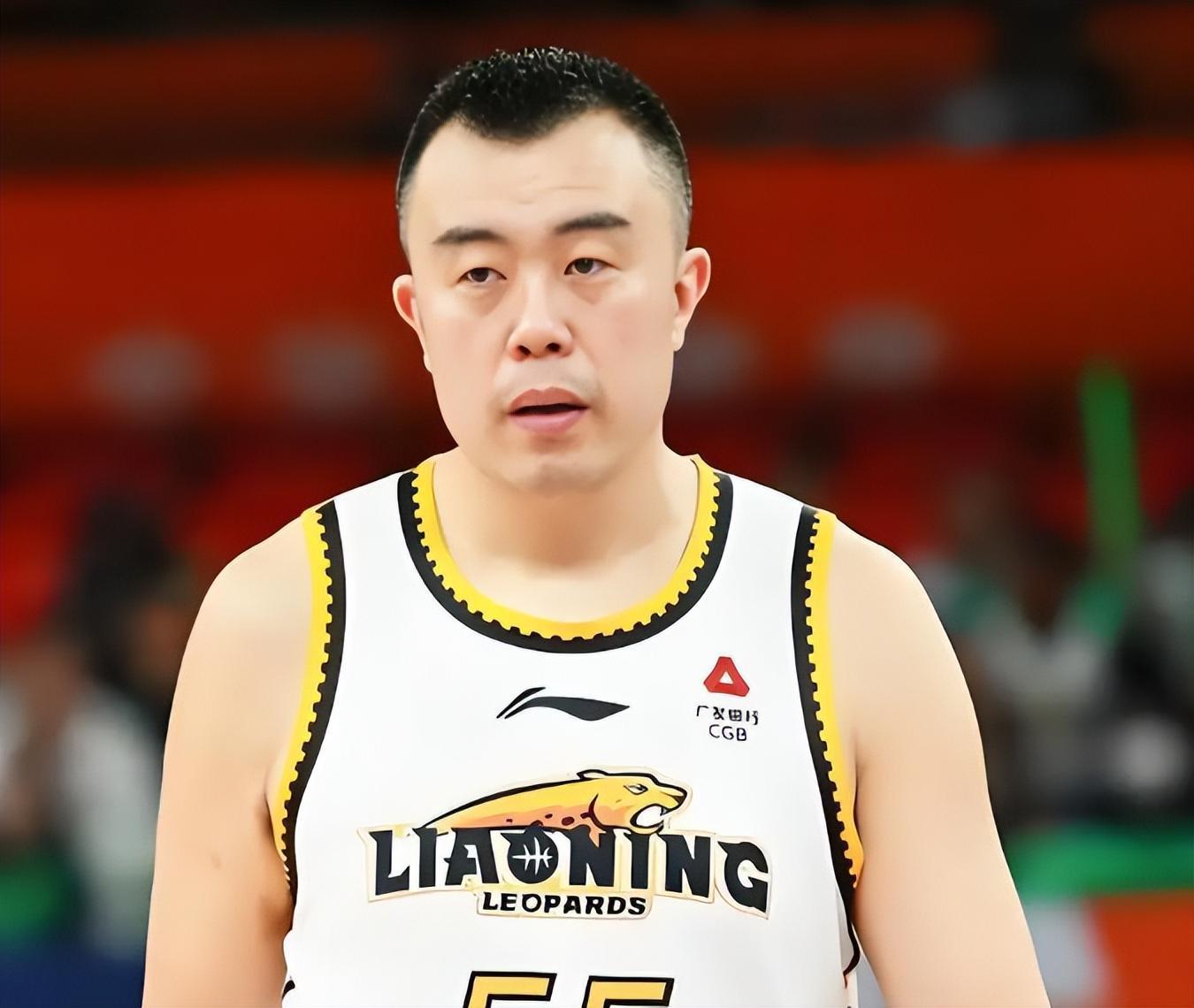 无悬念了！韩德君未注册退役，已死顶内线许久，退役也是解脱！